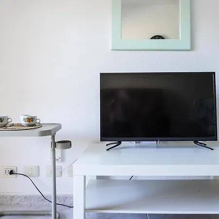 Apartamento Modern Close To The With Pool