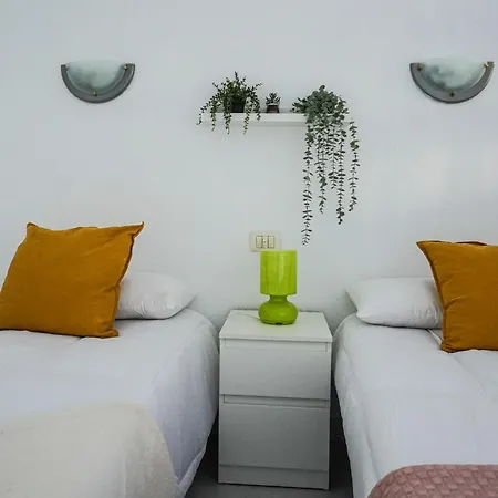 Modern Close To The With Pool * Puerto de la Cruz (Tenerife)