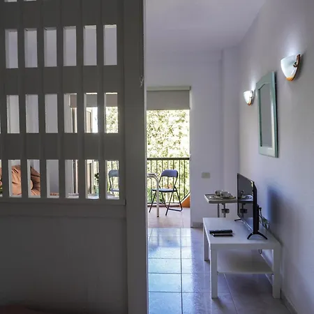 Modern Close To The With Pool Apartamento Puerto de la Cruz (Tenerife)